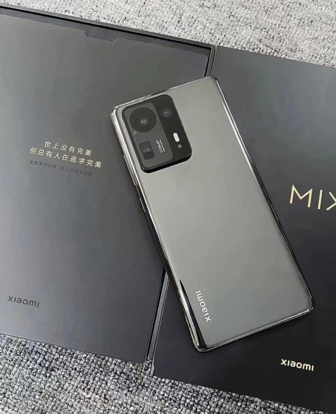 “发烧”机皇如今二手688元全面屏不打孔PG麻将胡了试玩平台当年6299元的小米(图2)